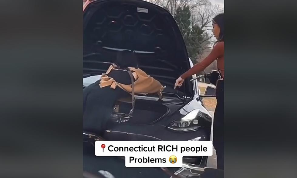Connecticut Girls Try Gassing Electric Vehicle, Ends Up in Epic Fail [VIDEO]