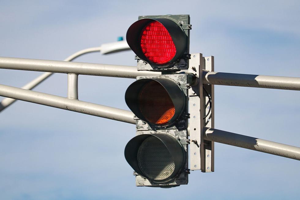 ‘Stop Here on Red’ Vs ‘No Right Turn on Red’ Signs in Connecticut