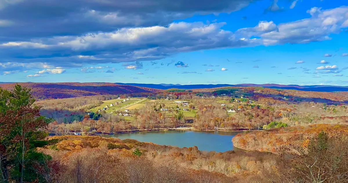 Connecticut’s Fall Foliage Bucket List: The 2025 Edition