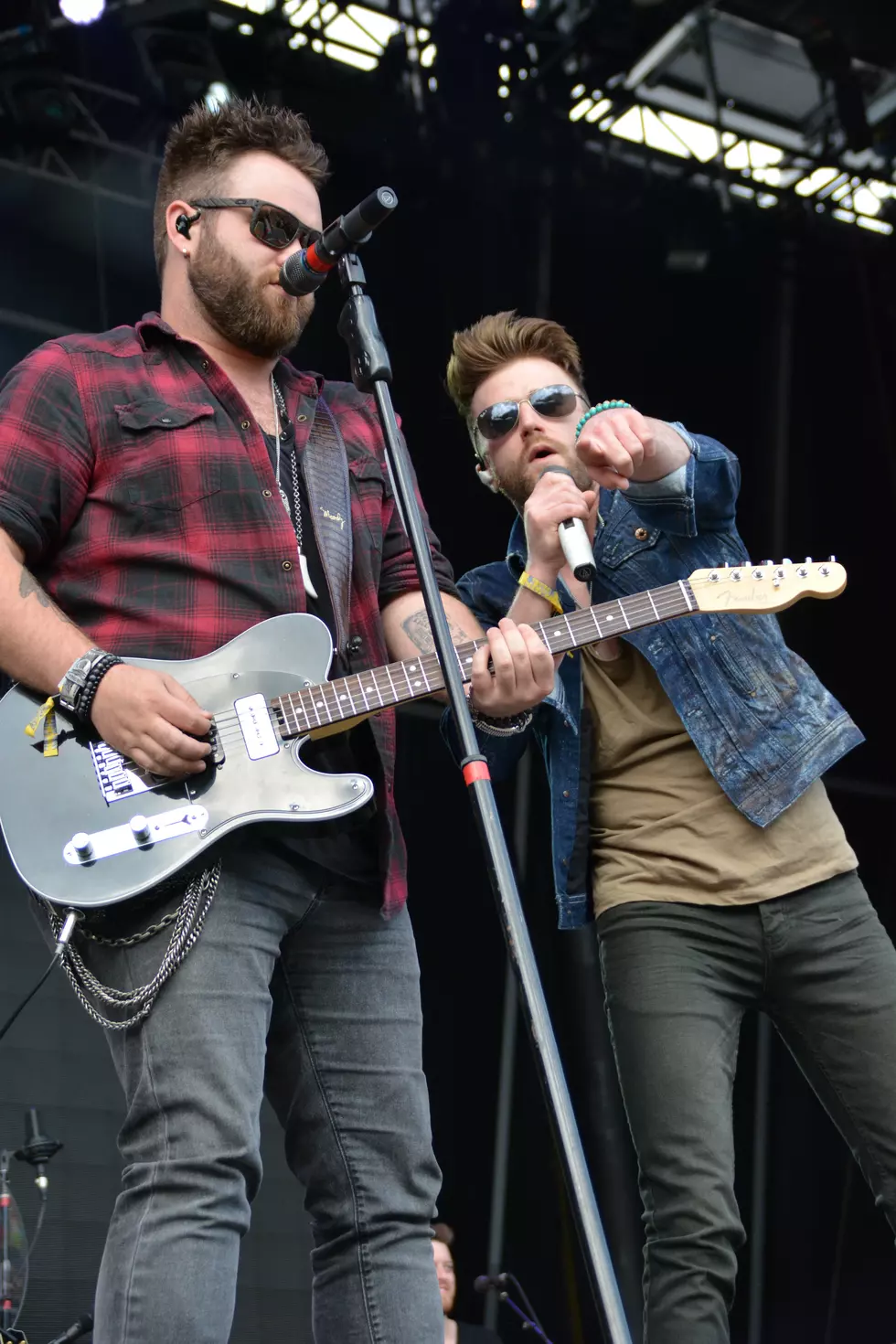 Awesome Shots of the Swon Brothers on Hunter Mountain