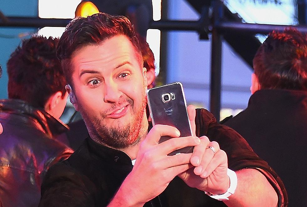 11 Goofy Pictures of Luke Bryan