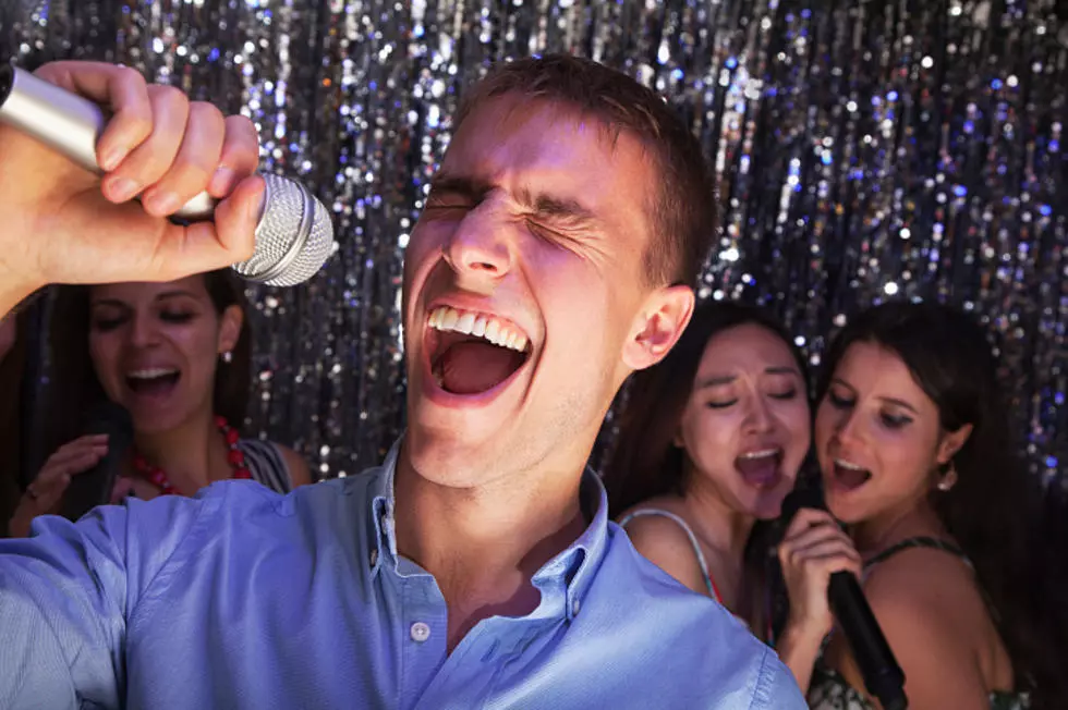 We’re Bringing Country Karaoke to One of Brookfield’s Most Popular Pubs