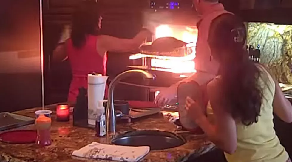 Here&#8217;s What Happens When Thanksgiving Dinner Goes Horribly Wrong