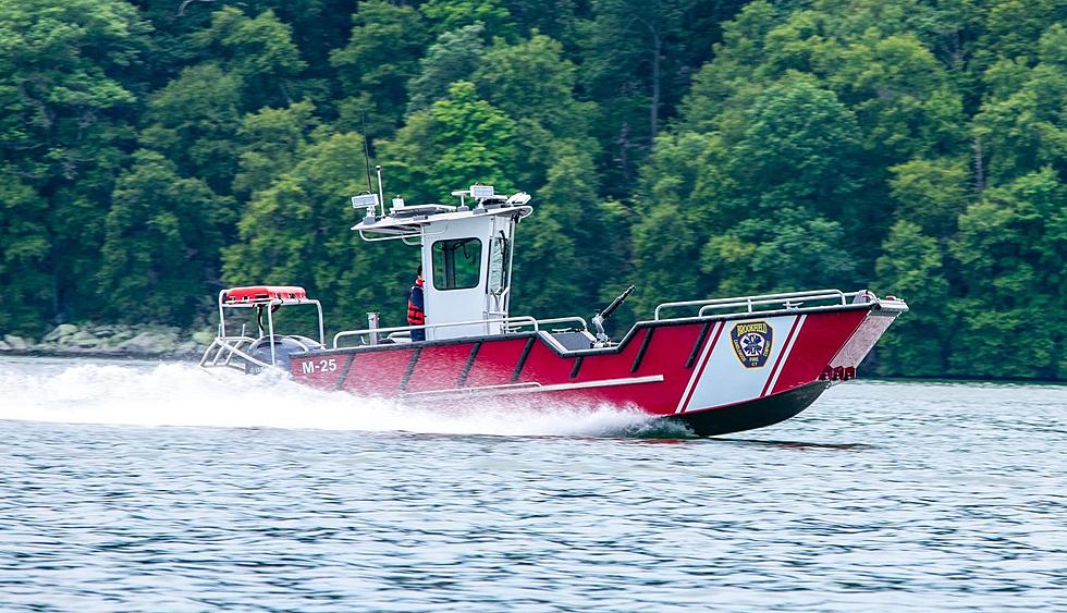 Brookfield FD&#8217;s Candlewood Company Finally Unveils Marine 25 Rescue Boat