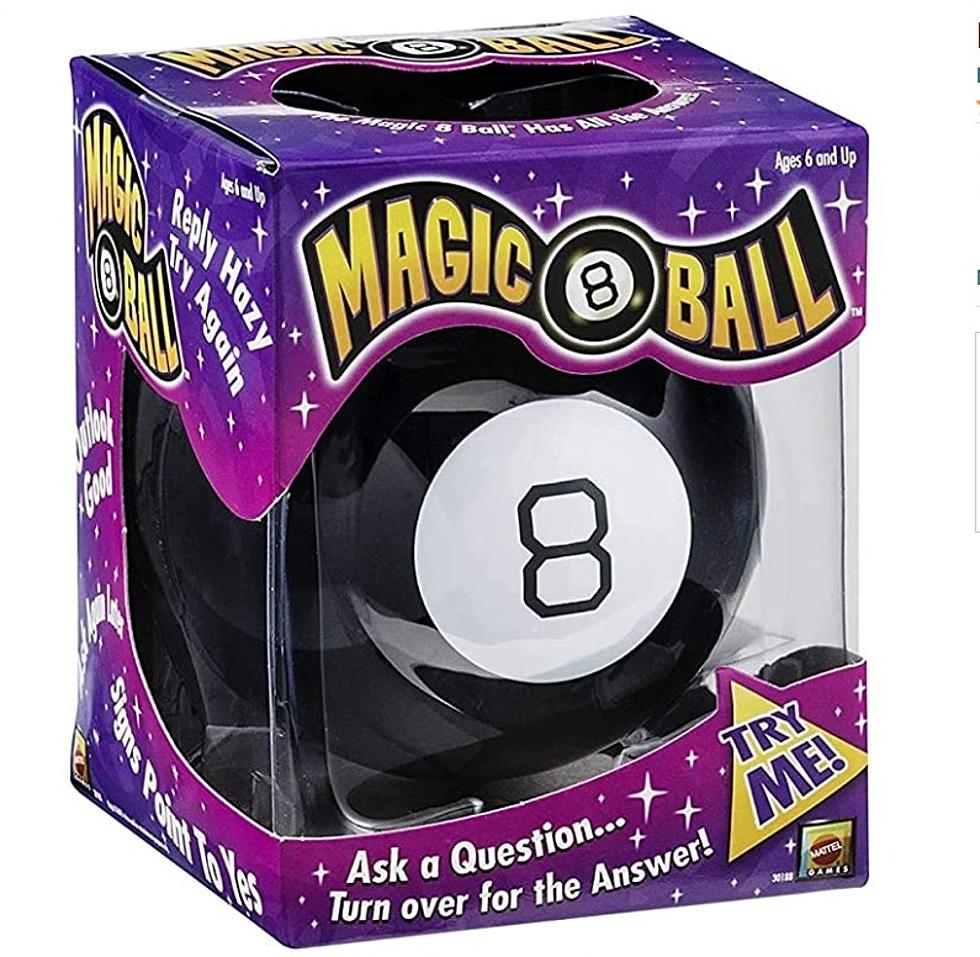 Magic 8 Ball Dice: Take along, pocket sized decision making!