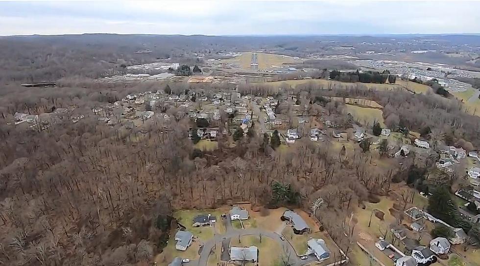 Pilot&#8217;s View of What it Looks Like to Land at Danbury Airport