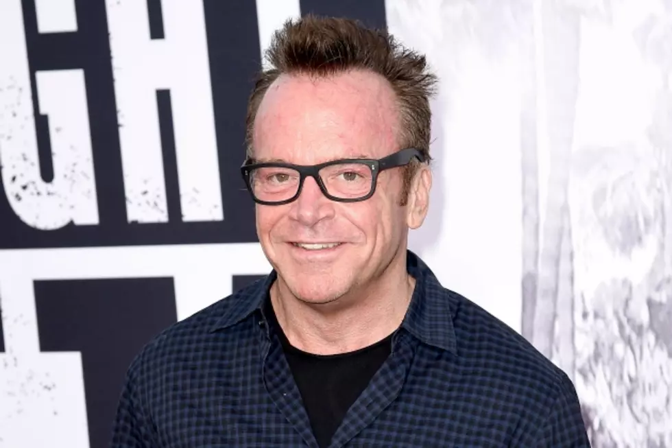 Tom Arnold Is Checking In