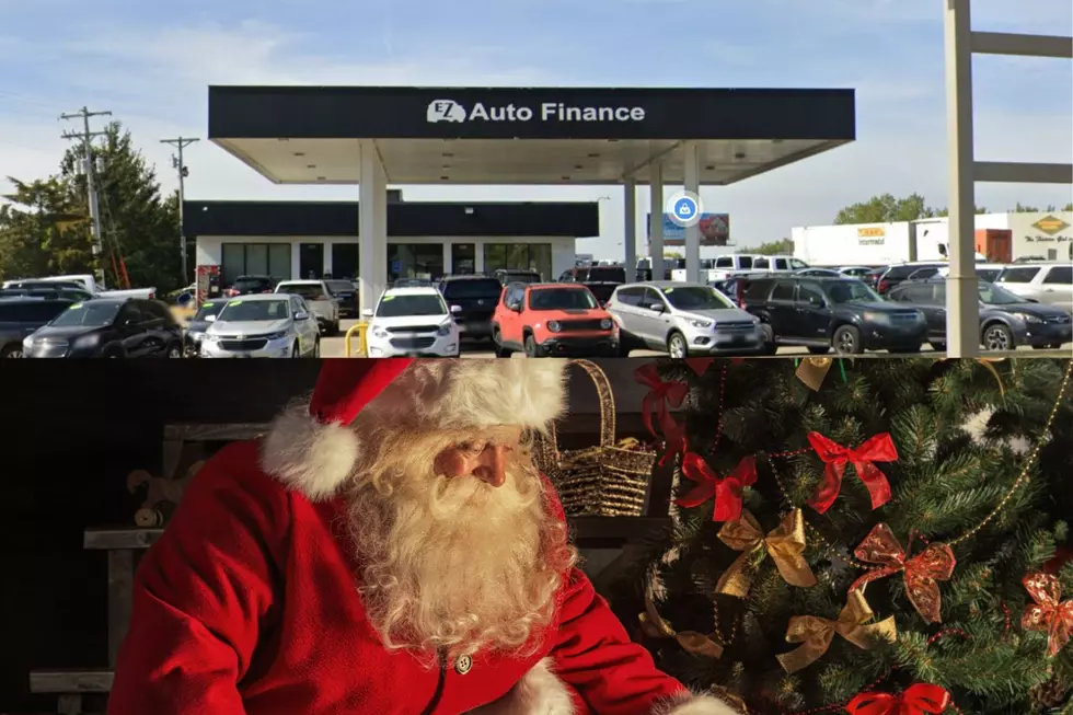 Children Can Meet Santa, Receive a Toy for Christmas at EZ Auto Finance