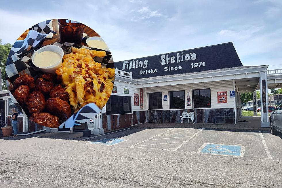 The Filling Station in Davenport Serves Up Wings with a Side of Nostalgia