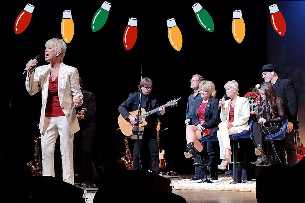Lorrie Morgan Brings Incredible, Intimate Christmas Concert to Dubuque