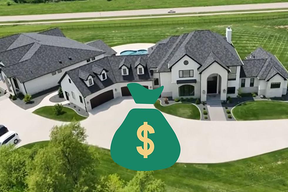 Peek Inside a MLB Player’s $5.8 Million West Des Moines Mansion