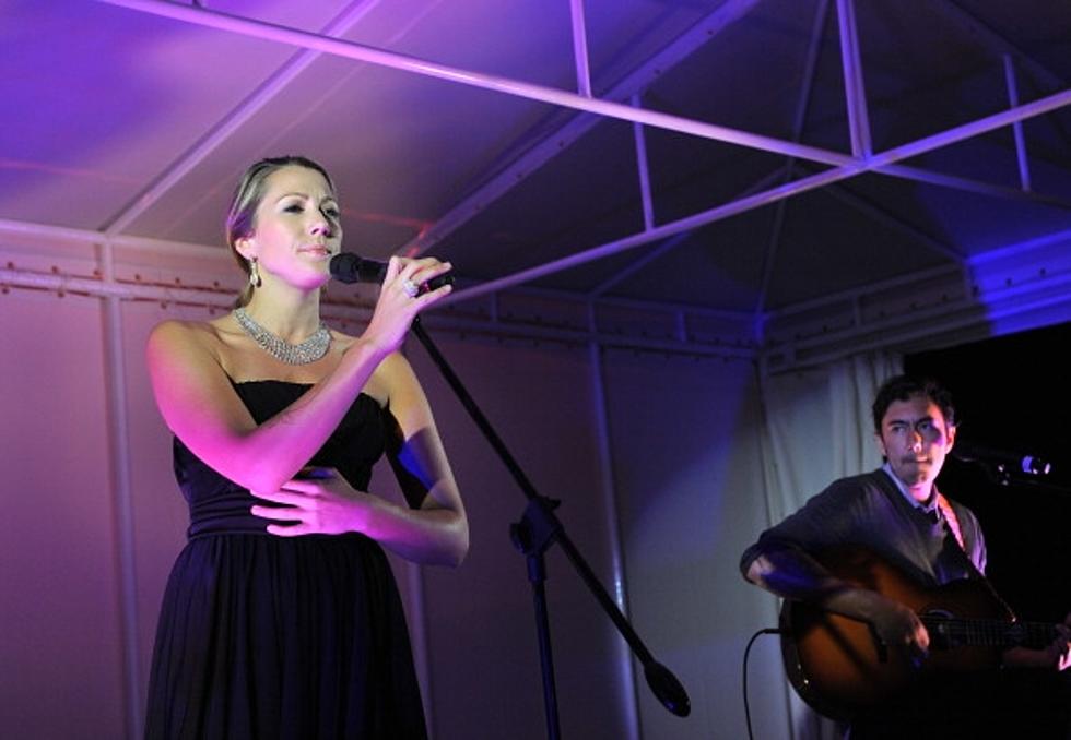 Colbie Caillat Attacked by Bugs! [VIDEO]