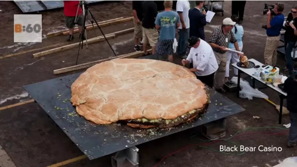 Who&#8217;s Hungry ? Let&#8217;s Go Out For A Burger, Say The Worlds Largest Burger [VIDEO]
