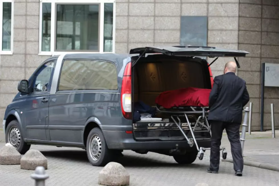 A Man Wakes Up Inside a Body Bag at the Funeral Home?