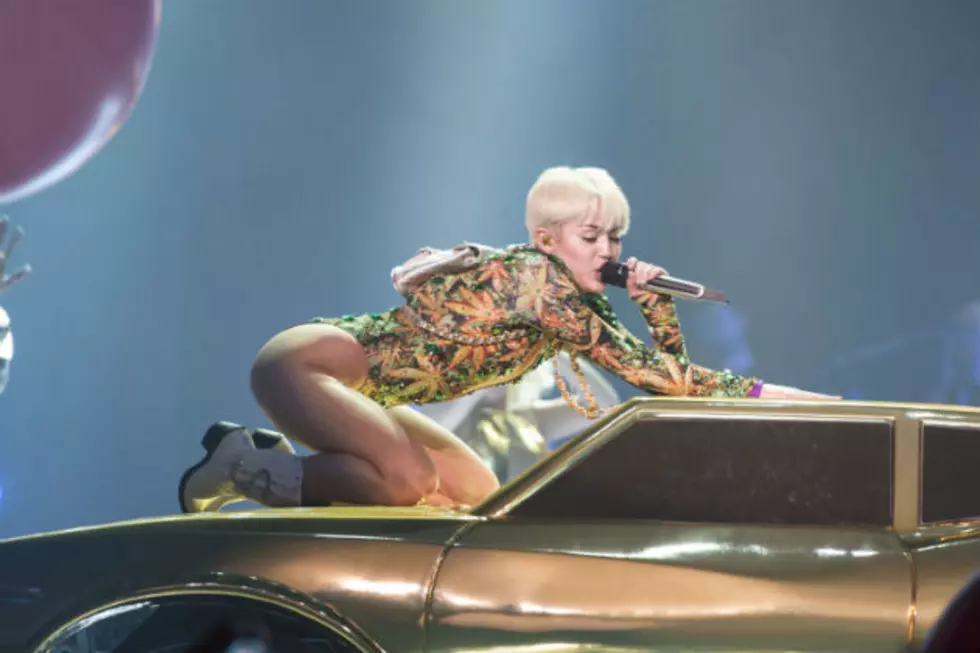 What Did Miley Cyrus Put In Her Mouth? [VIDEO]