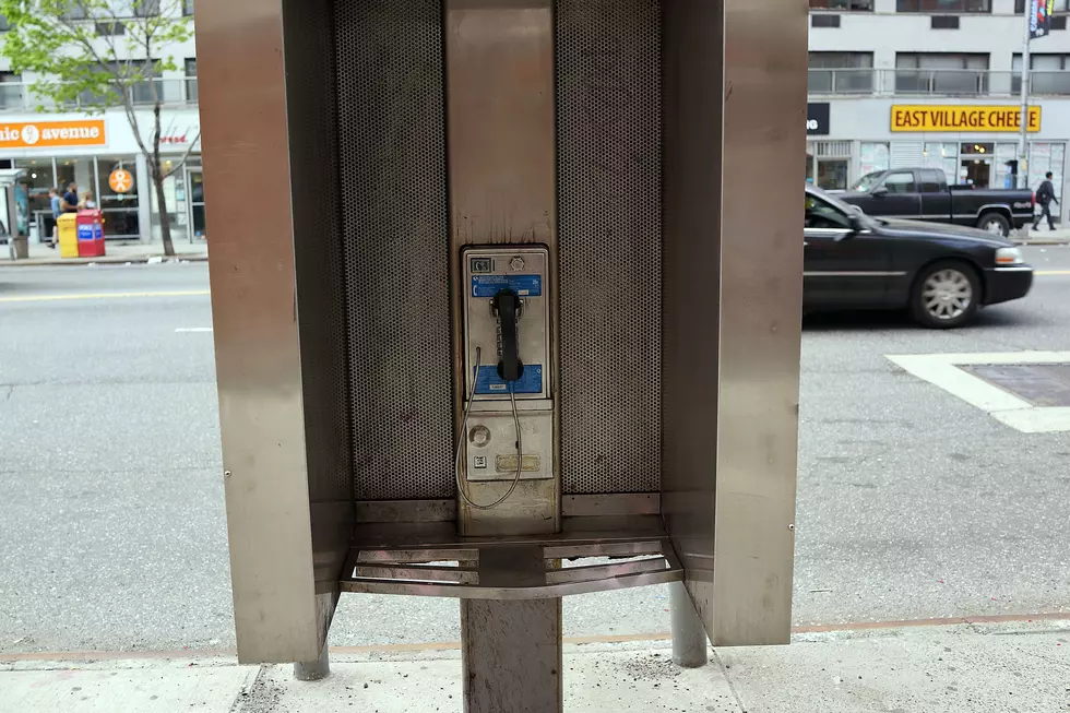 Kid Sees a Payphone for the First Time, and Has No Idea What It Is [VIDEO]
