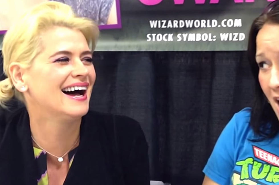 Lucy Catches Up With Kristy Swanson at Wizard World Comic Con [VIDEO]
