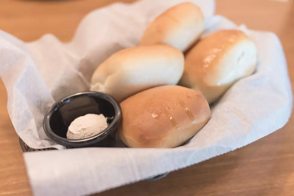 Texas Roadhouse Giving &#8216;Essential Workers&#8217; Free Rolls