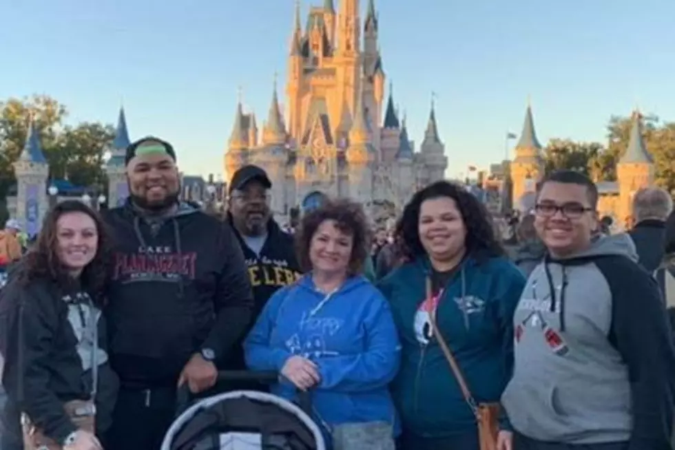 MN Teen Bakes Thousands of Cupcakes to Take Family to Disney