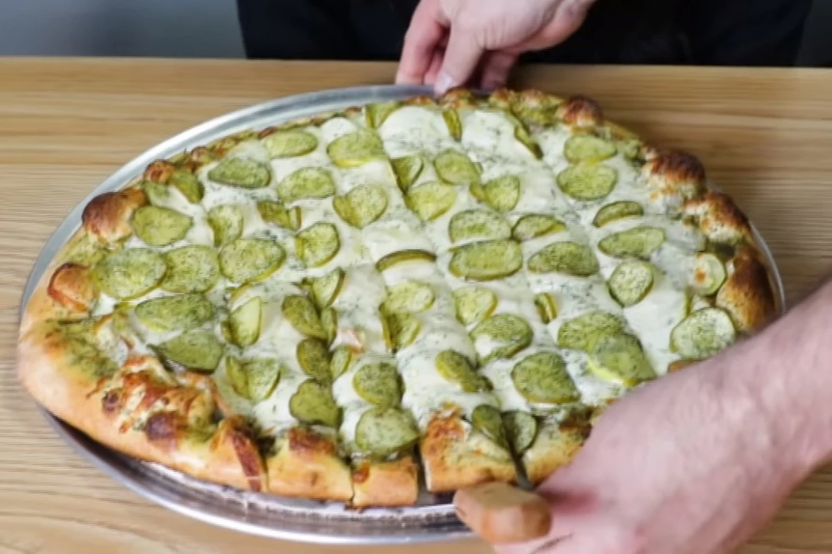 pizza pickle dill