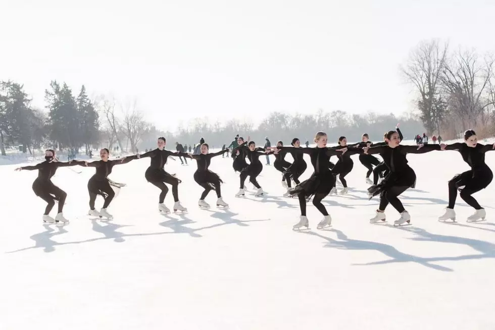 Stunning Photo of MN Synchronized Skaters Wins Local Contest