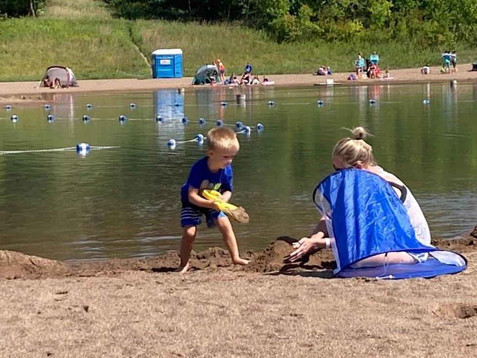 Must See! Huge Sandy Bottom Swimming Pool in Maple Grove