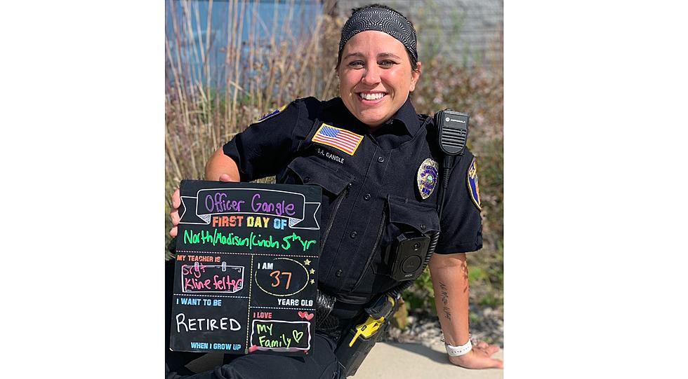 St. Cloud School Resource Officers Post Hilarious &#8216;Back To School&#8217; Pics