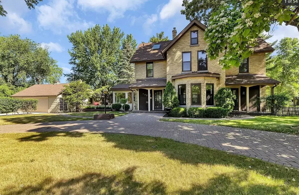 Historic, Sun-Filled Home Near Munsinger Hits St. Cloud Market [GALLERY]