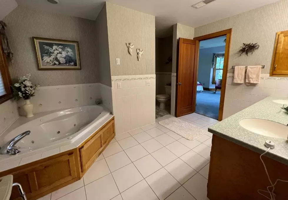 Zillow- Mary Ellen Richter- Castle Realty- John Kerber
