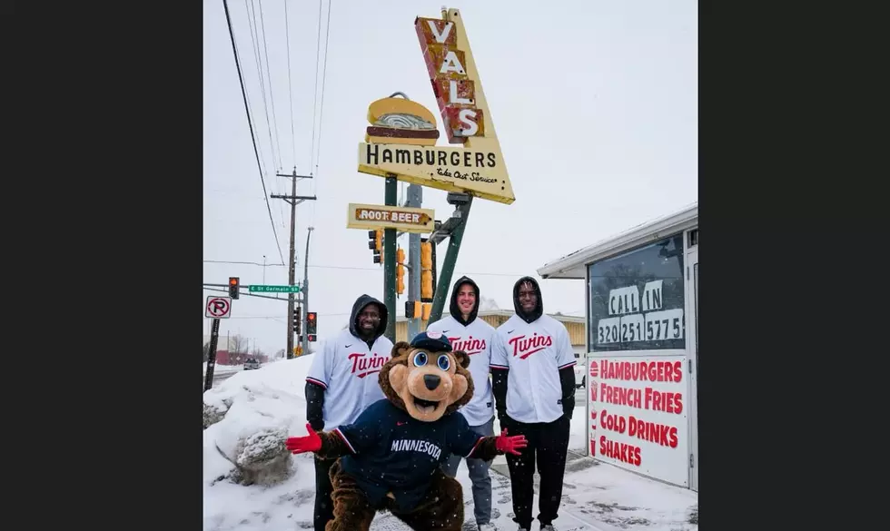The Twins Made A Stop At St. Cloud&#8217;s Most Famous Restaurant