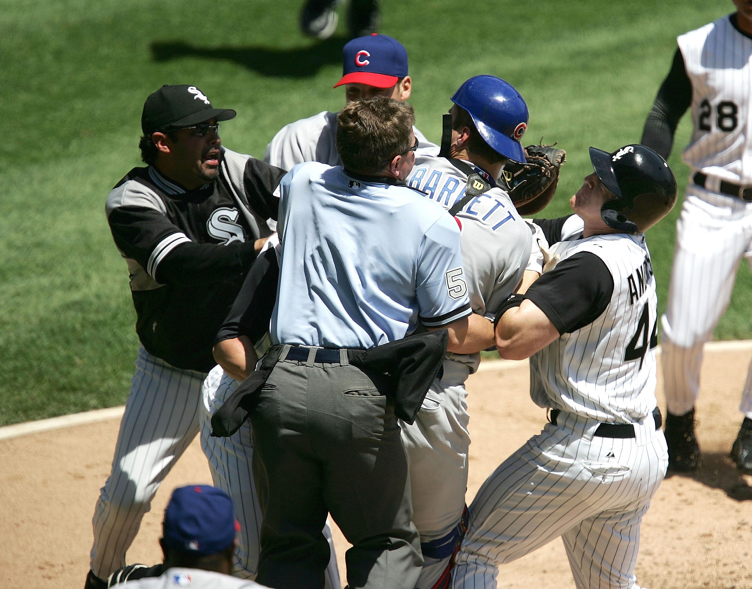 Just like today, 1986 Cubs-White Sox game took back seat to off-field issues
