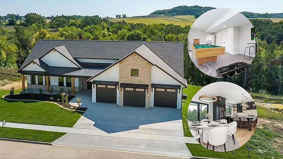 Dubuque&#8217;s Newest Million Dollar Home is for Sale (Photos)