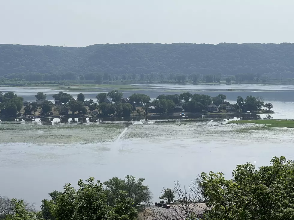 Credit: Tom Drake Roadside overlook just outside of Guttenberg, IA.