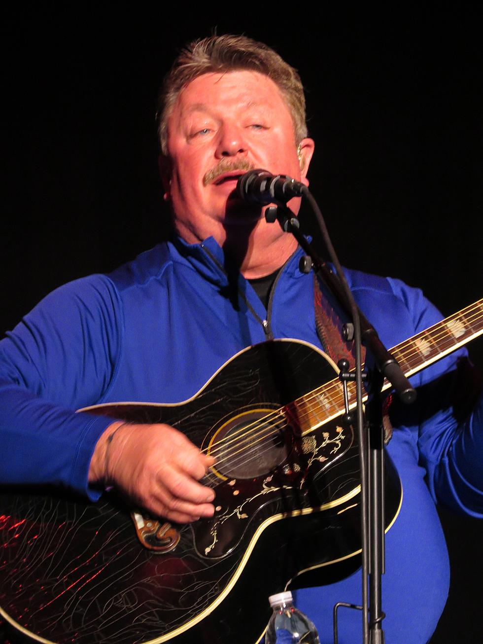 Joe Diffie Brings COUNTRY to the Grand Opera House