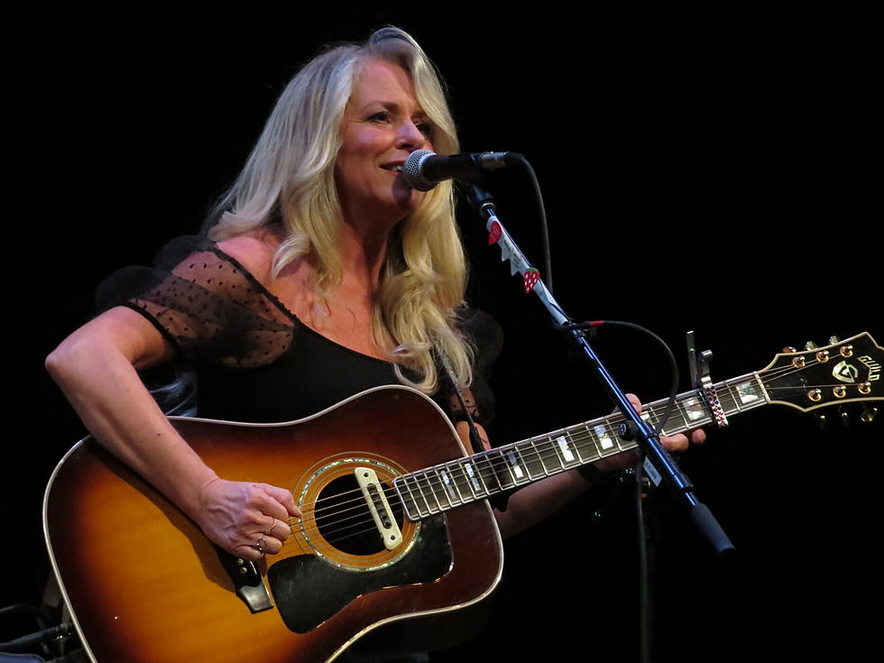 Deana Carter Graces Five Flags Theater