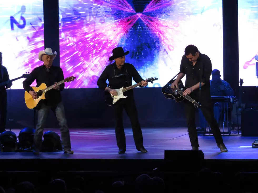 Clint Black and Family Concert Takes Us Back to the 90&#8217;s(PHOTOS)