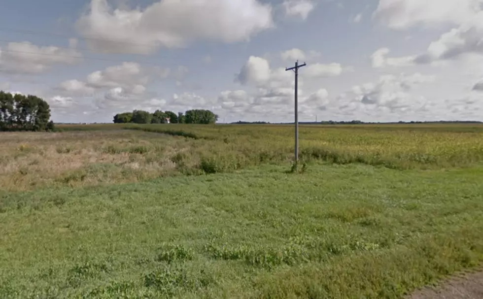 Runaway Farm Trailer Kills 2 on South-Central Minnesota Highway