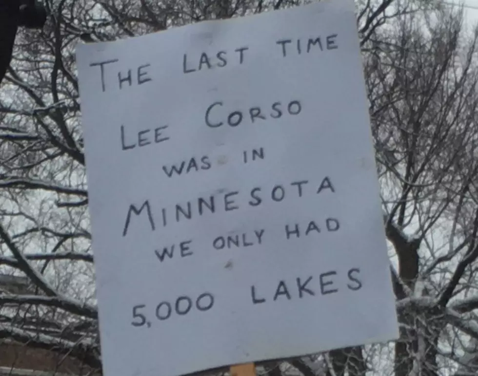 The Best Signs From College GameDay’s Stop In Minnesota