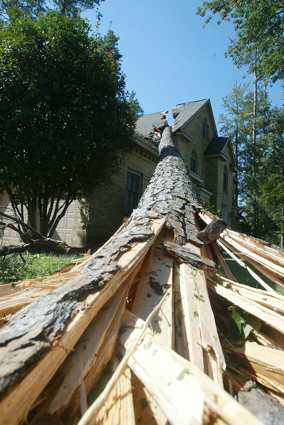 Don&#8217;t Get Fooled! What To Know About Storm Damage/Hail Damage Repair!