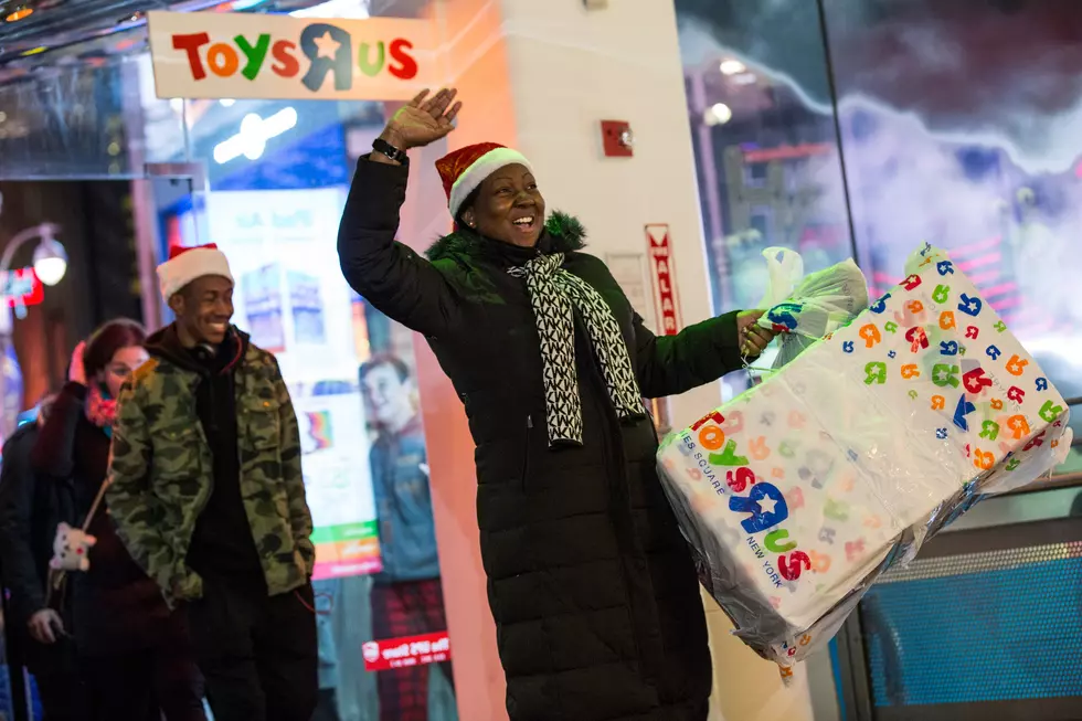 Have a Toys R Us Gift Card? Better Use It Now.