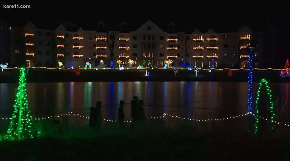 Minnesota Man Puts up Christmas Lights Around Senior Home in Honor of Late Wife
