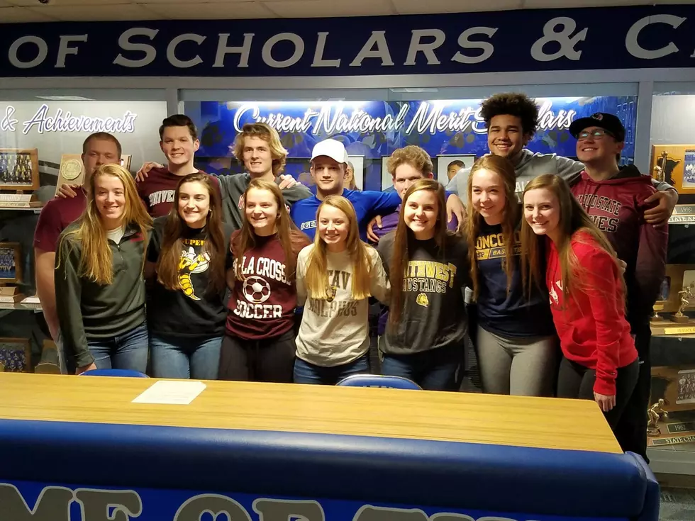 OHS Athletes Sign with Colleges