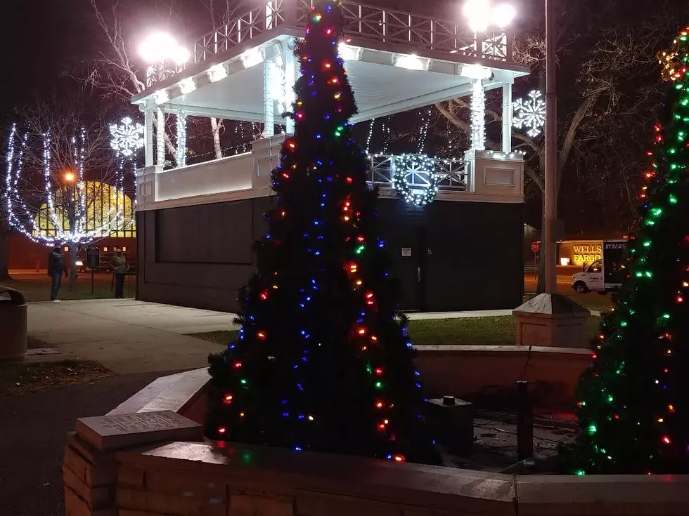 Owatonna Lights up the Holidays