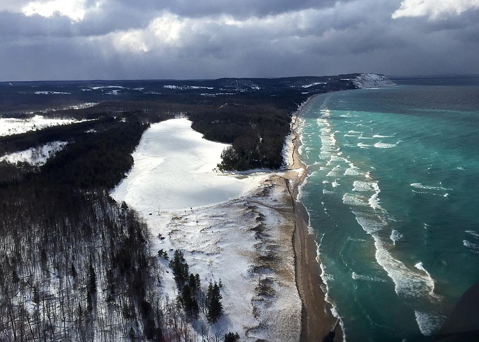 Stunning Photo Shows Sleeping Bear Dunes and Lake Michigan in Winter