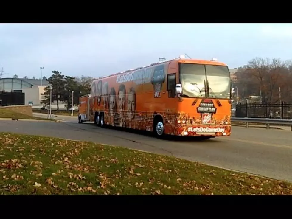 ESPN’s ‘College GameDay’ Arrives in Style to WMU Campus in Kalamazoo [VIDEOS]