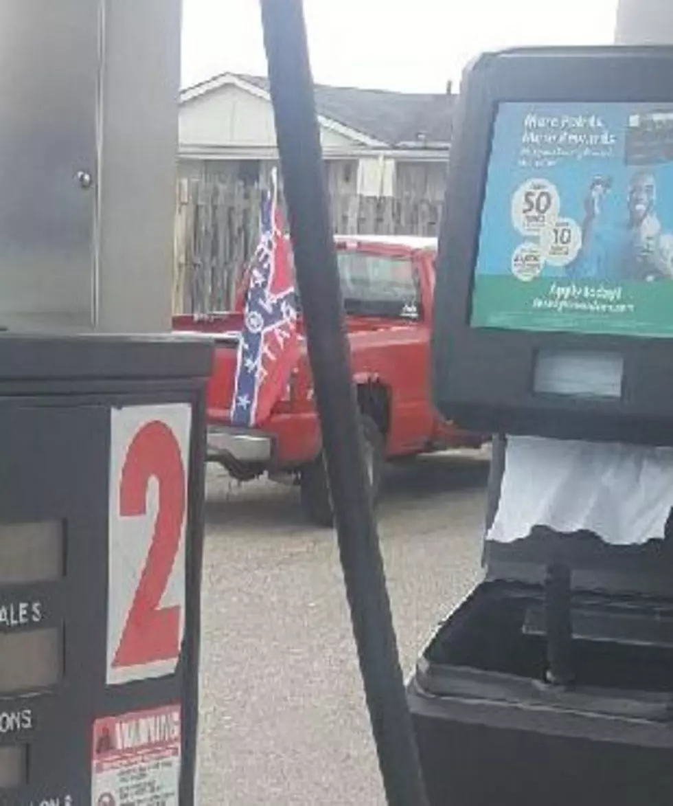 Speedway Employee On Sprinkle Rd In Kalamazoo Flies Confederate Flag While He Works