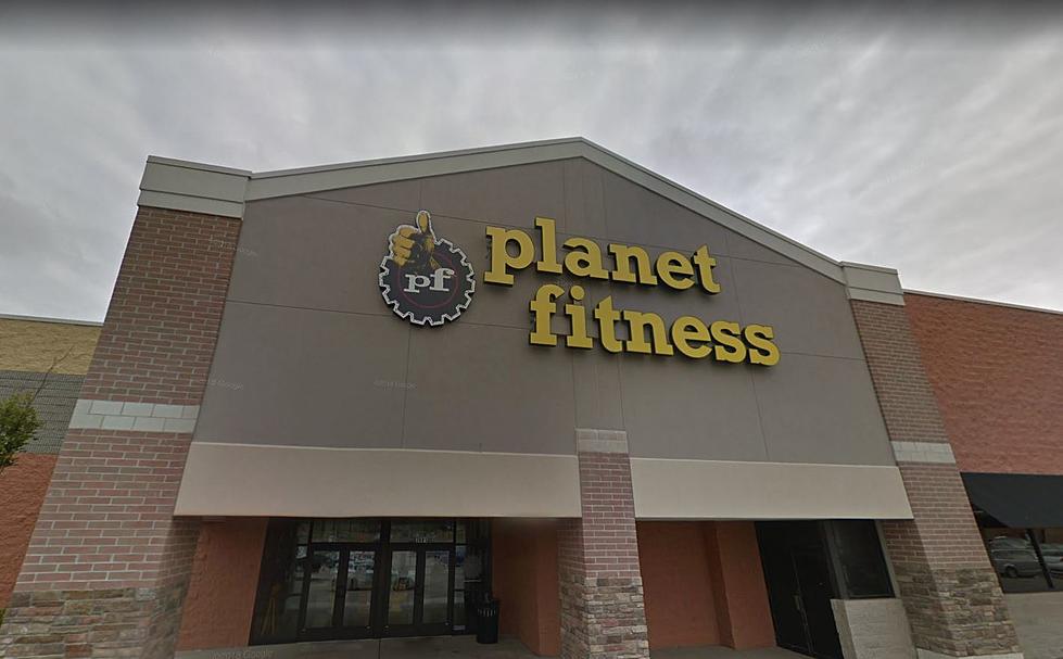 Grand Rapids Woman Destroys A Planet Fitness On Video