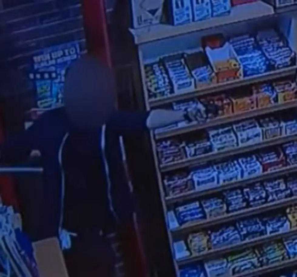 Detroit Gas Station Employee Shoots Wrong Person During Robbery