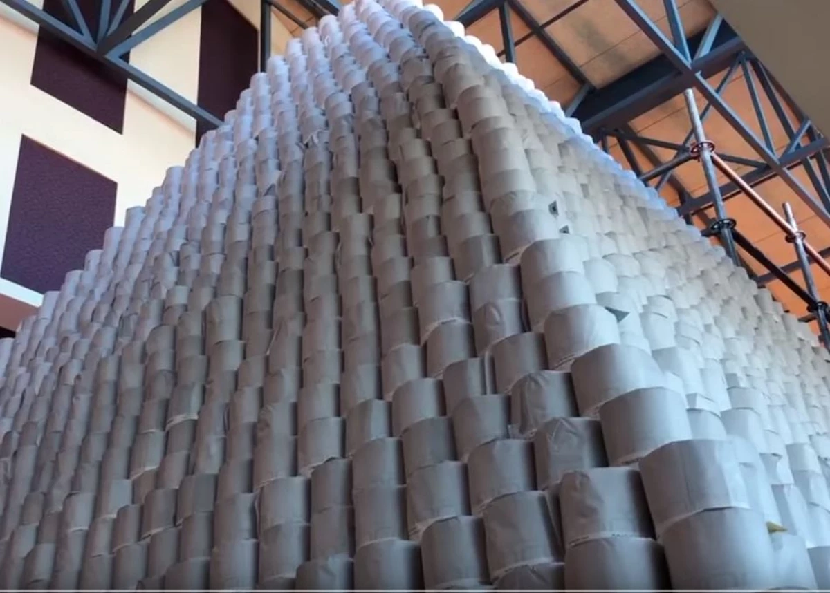 Worlds Tallest Toilet Paper Pyramid Created In Michigan