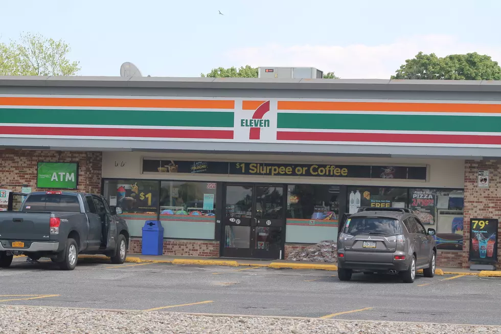 Michigan Lottery Winner Owes 7-Eleven Clerk Big Time